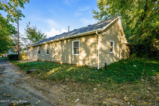 1618 30th St, Louisville, Kentucky 40211, 3 Bedrooms Bedrooms, 5 Rooms Rooms,1 BathroomBathrooms,Rental,For Rent,30th,1628228