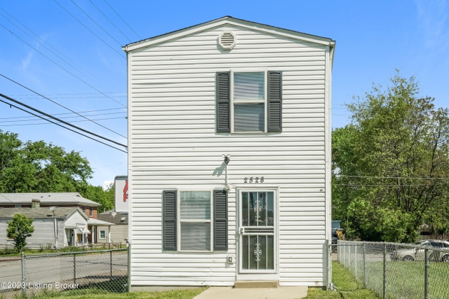 2528 Cedar St, Louisville, Kentucky 40212, 3 Bedrooms Bedrooms, 5 Rooms Rooms,2 BathroomsBathrooms,Rental,For Rent,Cedar,1635146