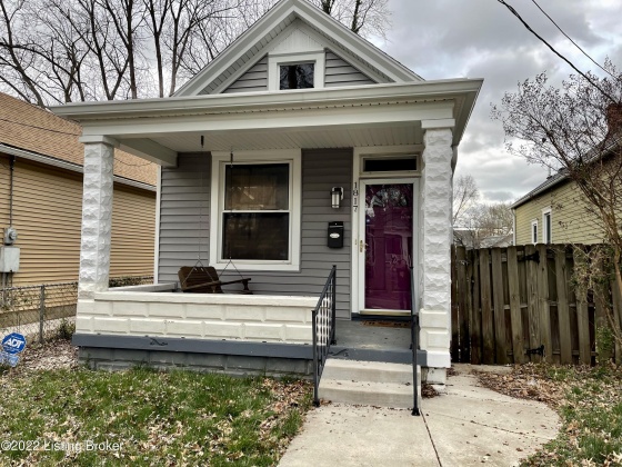 1817 Deerwood Ave, Louisville, Kentucky 40205, 2 Bedrooms Bedrooms, 5 Rooms Rooms,1 BathroomBathrooms,Rental,For Rent,Deerwood,1638054