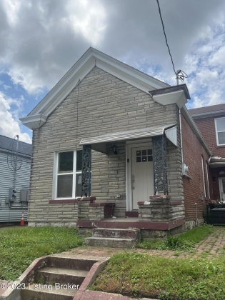 938 Swan St, Louisville, Kentucky 40204, 3 Bedrooms Bedrooms, 7 Rooms Rooms,3 BathroomsBathrooms,Rental,For Rent,Swan,1640997