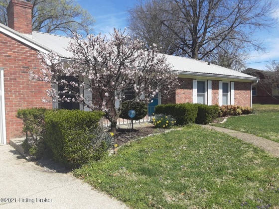 1811 Myddleton Dr, Louisville, Kentucky 40243, 3 Bedrooms Bedrooms, 6 Rooms Rooms,2 BathroomsBathrooms,Rental,For Rent,Myddleton,1642063