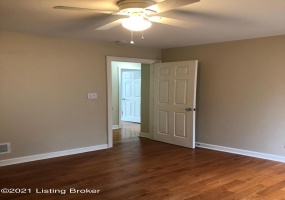 1024 Harmony Landing Rd, Goshen, Kentucky 40026, 3 Bedrooms Bedrooms, 7 Rooms Rooms,2 BathroomsBathrooms,Rental,For Rent,Harmony Landing,1642276