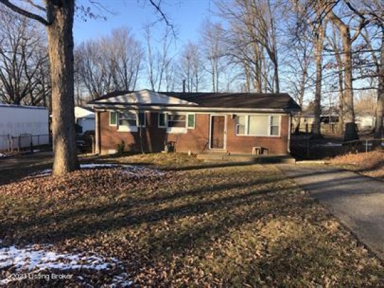 3803 Susan Ln, Louisville, Kentucky 40229, 3 Bedrooms Bedrooms, 5 Rooms Rooms,1 BathroomBathrooms,Rental,For Rent,Susan,1644124