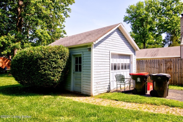 3315 Nanz Ave, Louisville, Kentucky 40207, 3 Bedrooms Bedrooms, 7 Rooms Rooms,2 BathroomsBathrooms,Rental,For Rent,Nanz,1644884