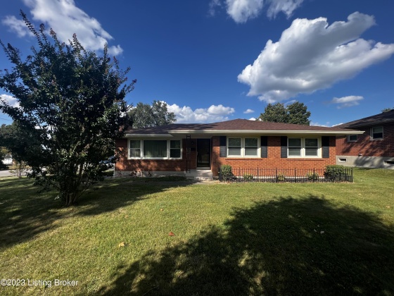 6001 Applegate Ln, Louisville, Kentucky 40219, 3 Bedrooms Bedrooms, 6 Rooms Rooms,2 BathroomsBathrooms,Rental,For Rent,Applegate,1646425