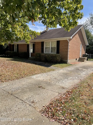 9002 Raintree Dr, Louisville, Kentucky 40220, 3 Bedrooms Bedrooms, 6 Rooms Rooms,2 BathroomsBathrooms,Rental,For Rent,Raintree,1646906