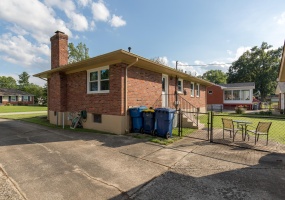 4311 Kinloch Rd, Louisville, Kentucky 40207, 3 Bedrooms Bedrooms, 6 Rooms Rooms,2 BathroomsBathrooms,Rental,For Rent,Kinloch,1650683