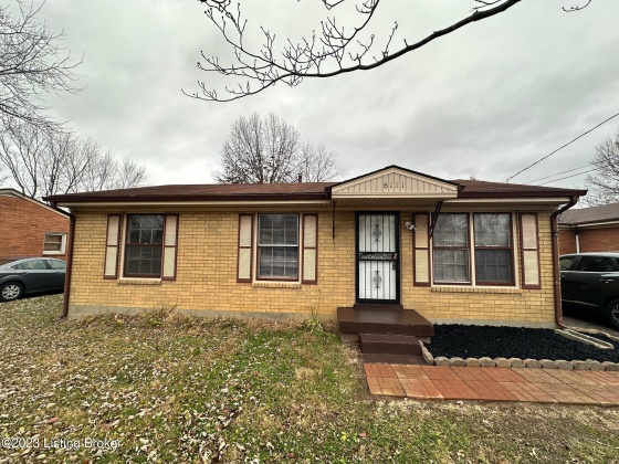 6111 Chambers Way, Louisville, Kentucky 40229, 3 Bedrooms Bedrooms, 6 Rooms Rooms,1 BathroomBathrooms,Rental,For Rent,Chambers,1651341