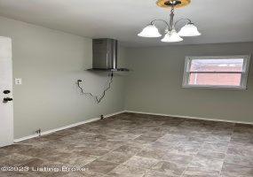 6111 Chambers Way, Louisville, Kentucky 40229, 3 Bedrooms Bedrooms, 6 Rooms Rooms,1 BathroomBathrooms,Rental,For Rent,Chambers,1651341