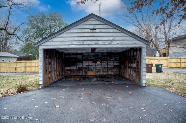 210 Browns Ln, Louisville, Kentucky 40207, 2 Bedrooms Bedrooms, 4 Rooms Rooms,1 BathroomBathrooms,Rental,For Rent,Browns,1651452