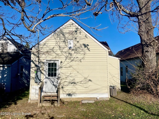 818 Culbertson Ave, New Albany, Indiana 47150, 3 Bedrooms Bedrooms, 6 Rooms Rooms,1 BathroomBathrooms,Rental,For Rent,Culbertson,1651742