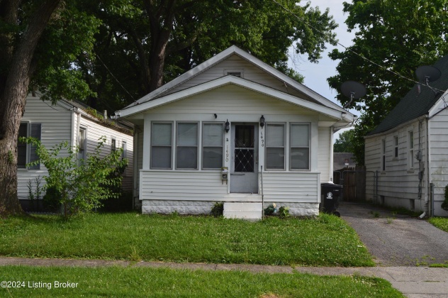 1490 Clara Ave, Louisville, Kentucky 40215, 2 Bedrooms Bedrooms, 5 Rooms Rooms,1 BathroomBathrooms,Rental,For Rent,Clara,1652220