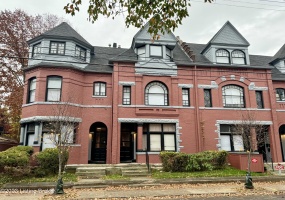 116 Oak St, Louisville, Kentucky 40203, 1 Bedroom Bedrooms, 6 Rooms Rooms,1 BathroomBathrooms,Rental,For Rent,Oak,1652654