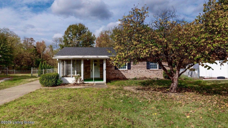 6415 Riverdale Rd, Louisville, Kentucky 40272, 3 Bedrooms Bedrooms, 6 Rooms Rooms,2 BathroomsBathrooms,Rental,For Rent,Riverdale,1653132