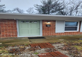 9806 Chambers Cir, Louisville, Kentucky 40299, 3 Bedrooms Bedrooms, 8 Rooms Rooms,1 BathroomBathrooms,Rental,For Rent,Chambers,1653846