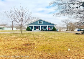 307 Maple Ave, Pewee Valley, Kentucky 40056, 3 Bedrooms Bedrooms, 7 Rooms Rooms,3 BathroomsBathrooms,Rental,For Rent,Maple,1653865