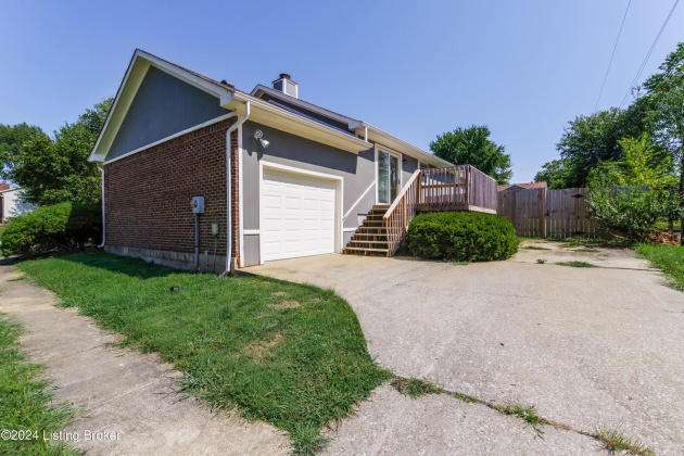 8700 Avondale Ct, Louisville, Kentucky 40299, 3 Bedrooms Bedrooms, 6 Rooms Rooms,2 BathroomsBathrooms,Rental,For Rent,Avondale,1653906