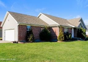 375 Clover Cove Dr, Shepherdsville, Kentucky 40165, 3 Bedrooms Bedrooms, 5 Rooms Rooms,2 BathroomsBathrooms,Rental,For Rent,Clover Cove,1653908