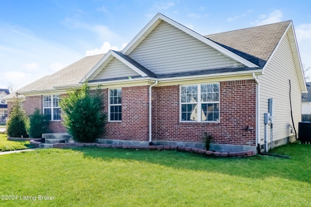 375 Clover Cove Dr, Shepherdsville, Kentucky 40165, 3 Bedrooms Bedrooms, 5 Rooms Rooms,2 BathroomsBathrooms,Rental,For Rent,Clover Cove,1653908