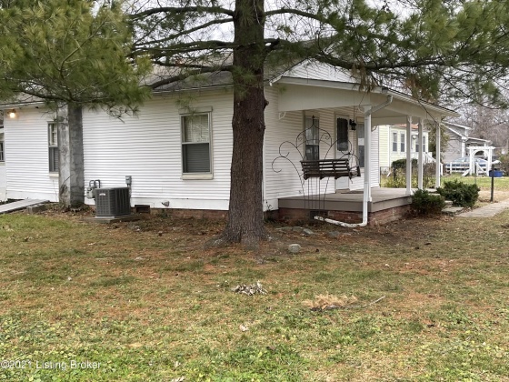 6900 Beech Ave, Prospect, Kentucky 40059, 2 Bedrooms Bedrooms, 7 Rooms Rooms,2 BathroomsBathrooms,Rental,For Rent,Beech,1654214